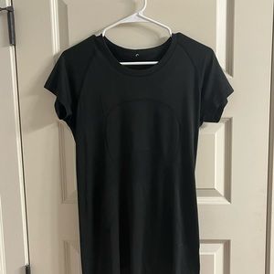 Black short sleeve Lululemon swiftly
